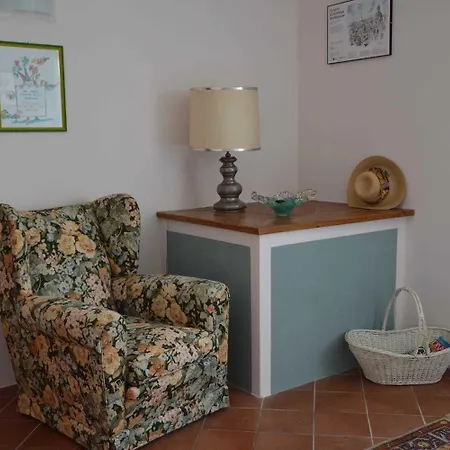 בית חווה Cascina Tollu *