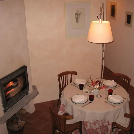 Cascina Tollu בית חווה