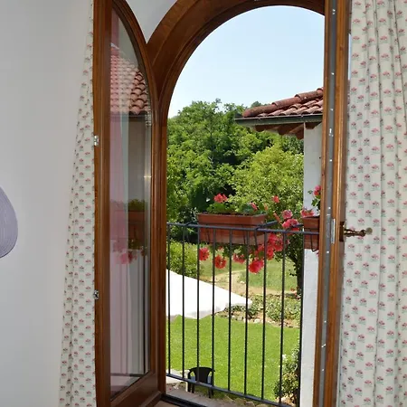 Cascina Tollu Farm stay *